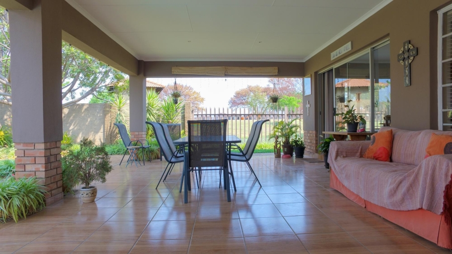 3 Bedroom Property for Sale in Hexrivier Lifestyle Estate North West